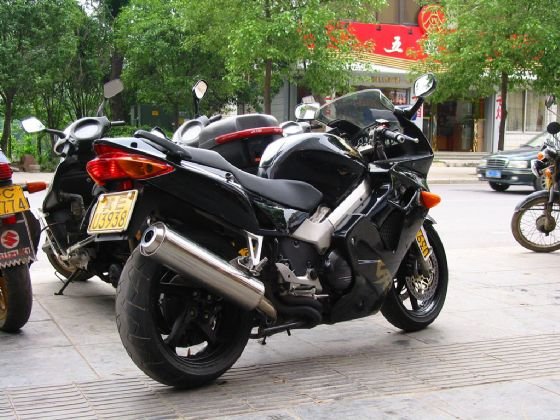 VFR750.jpg
